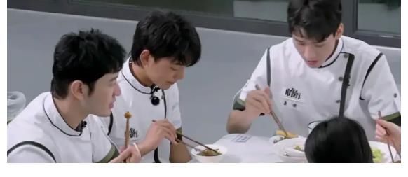 姚安娜|黄晓明“暴饮暴食”大口吃火锅，宁静的做法才是真减肥