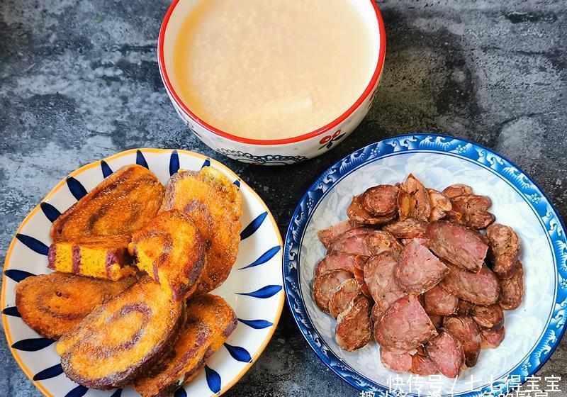 我家早餐简单,有粥有主食有小菜10分钟做好,网友:看着就想吃