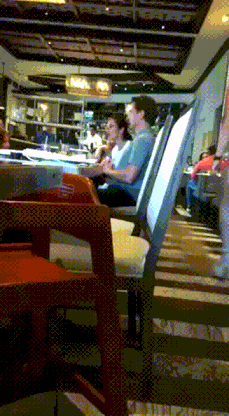 |搞笑趣图段子:老婆一起看啊,那女的真不要脸穿成这样!!