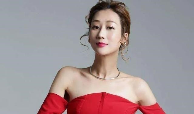 坐月子|她五年内剖腹产4次,还学外国人不坐月子,如今现状怎样了