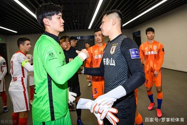 決賽|顏駿凌足協(xié)杯決賽正面PK王大雷，表現(xiàn)被對(duì)手完爆，失球應(yīng)當(dāng)負(fù)首責(zé)