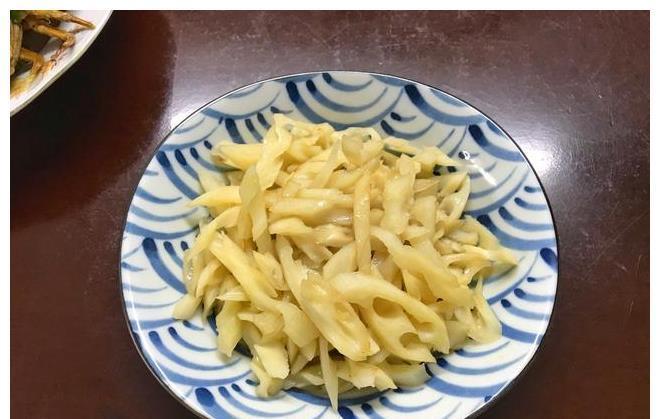 锦菜|三个人的晚餐不将就，荤素搭配营养好，家人吃得满足，贵也值