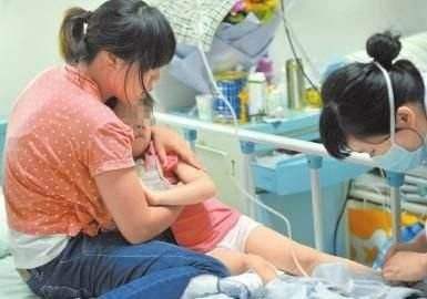 爷爷奶奶|女孩肚子疼痛难忍,医生取出”异物“后,妈妈晕了过去。