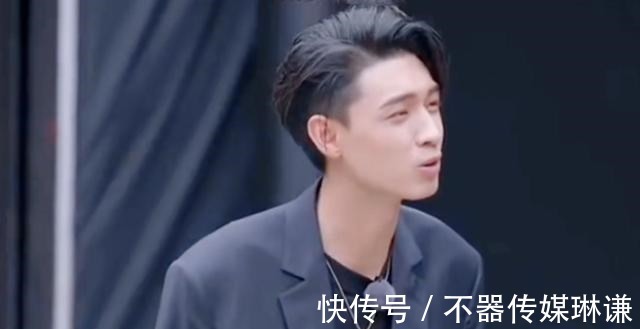 栾云平|秦霄贤新综艺官宣,古装造型非常帅气,“傻子”人设又给安排上了