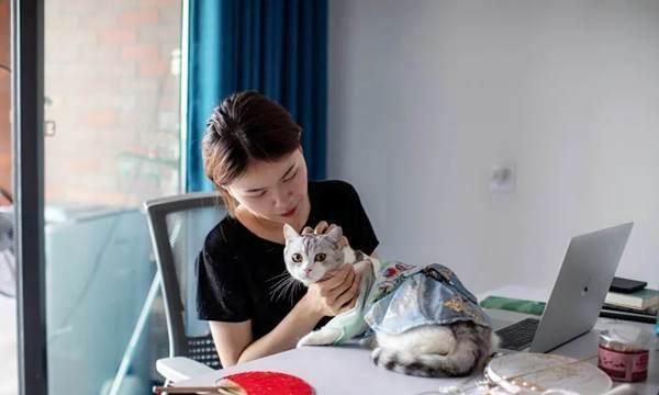 路子|难觅月入过万的赚钱路子?这个90后女孩做宠物汉服月营收破七万