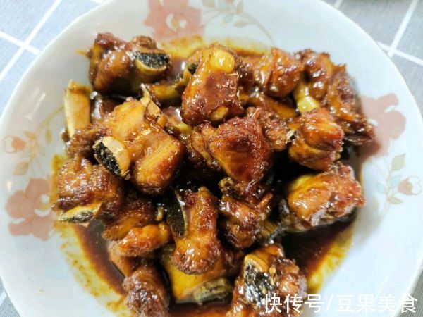 饭店大厨说漏嘴的秘密，糖醋排骨这样做才好吃