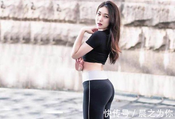 打底裤 -性感的紧身打底裤美女,蜂腰细腿,展现出柔美的线条感