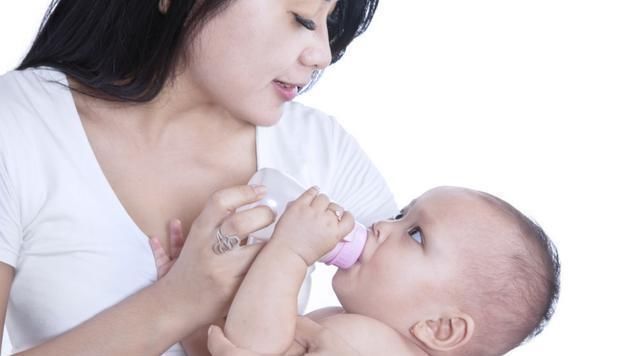 奶瓶|吃母乳与不吃母乳的孩子,长大后有很大差距,家长要引起重视
