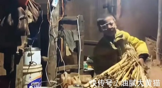 好吃|8岁男孩父母双亡:鸡蛋是不是世界上最好吃的东西?引人泪奔