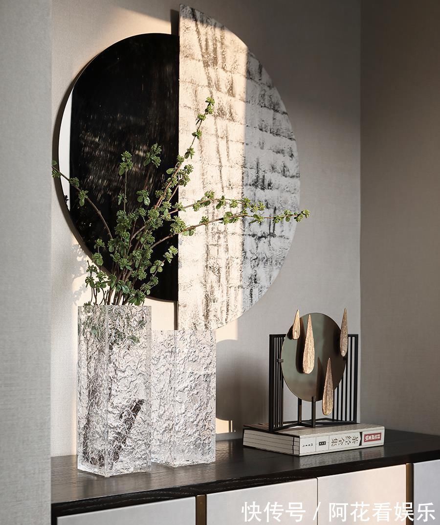 空间感|他花了9万,将135㎡的旧房,改造成中式风,入户第一眼被美到了