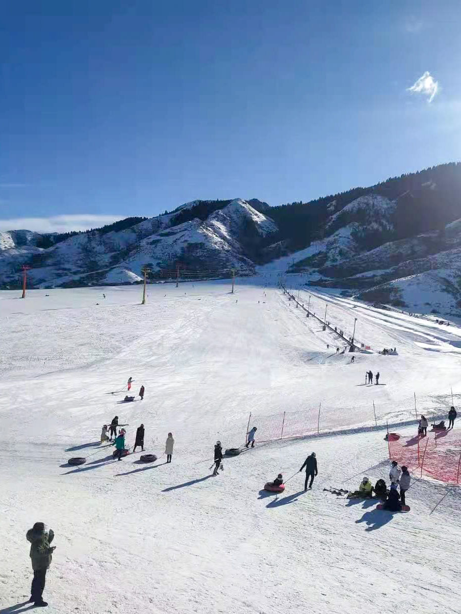 乌鲁木齐：春节周边旅游经济热