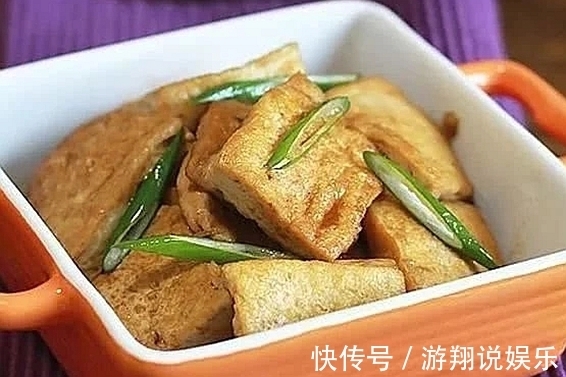 家宴的餐桌上荤素搭配最好吃，清爽可口，喷香解馋，百吃不腻