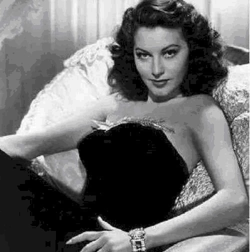 身边|苏联最美女间谍,潜伏在爱因斯坦身边多年,只为窃取原子弹机密