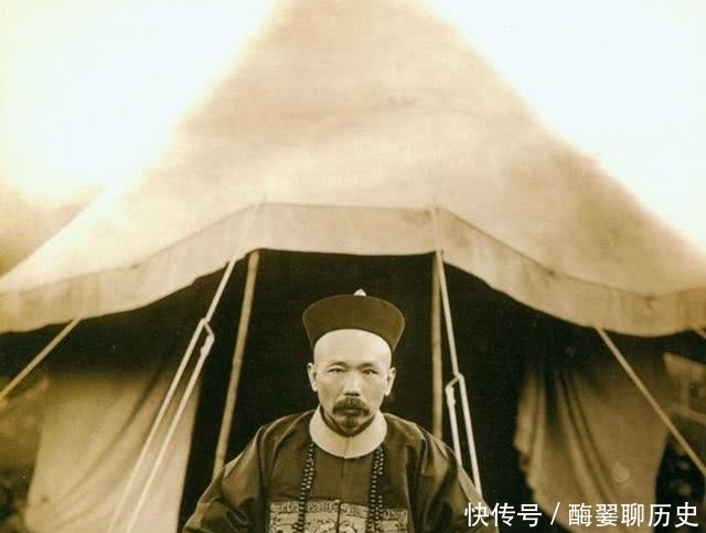 手里拿着|清朝官员的真实照片,无论官大还是官小都有一个特点,至今仍存在