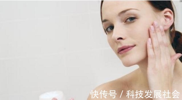 蝶芙兰 水、乳、霜、精华的正确护肤顺序,涂错了不仅“无效”还“伤脸”!