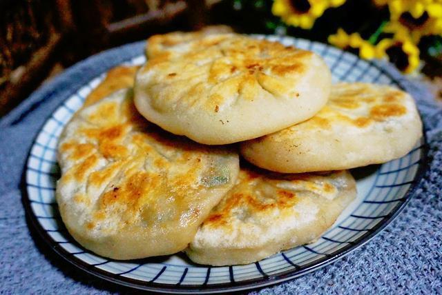 几乎没人用它做馅饼,比韭菜好吃,一次吃6个不够
