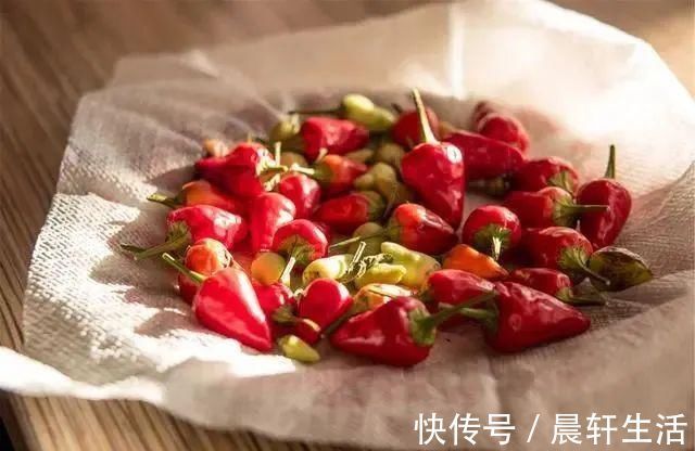 血管|四类常见食物，或是高血压的“诱因”，看看你爱吃吗？