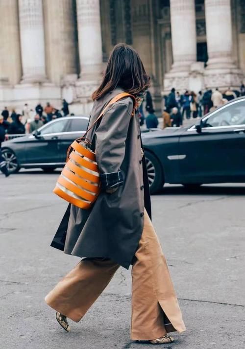 不管穿大衣还是风衣，都别配靴子了，今年这5双鞋更时髦百搭