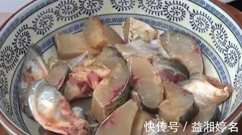 学会一招做出的干锅鱼口味鲜美,肉质软嫩,香辣爽口。全家都爱吃