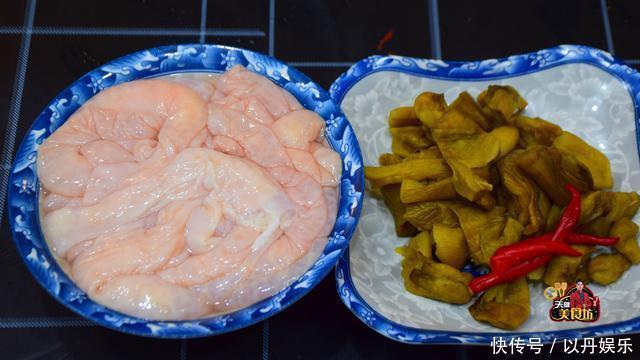 饭店卖138元一份,猪大肠吃出新花样,连配菜很多人都没见过!