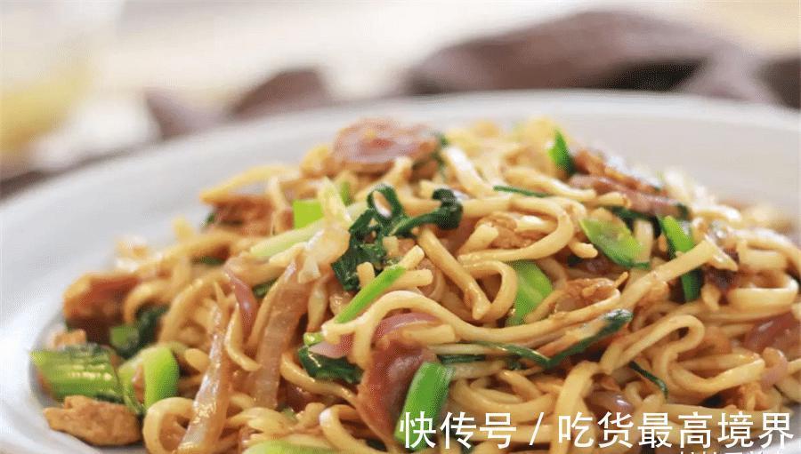 美味|香肠炒面,面条的高级做法,健康营养美味