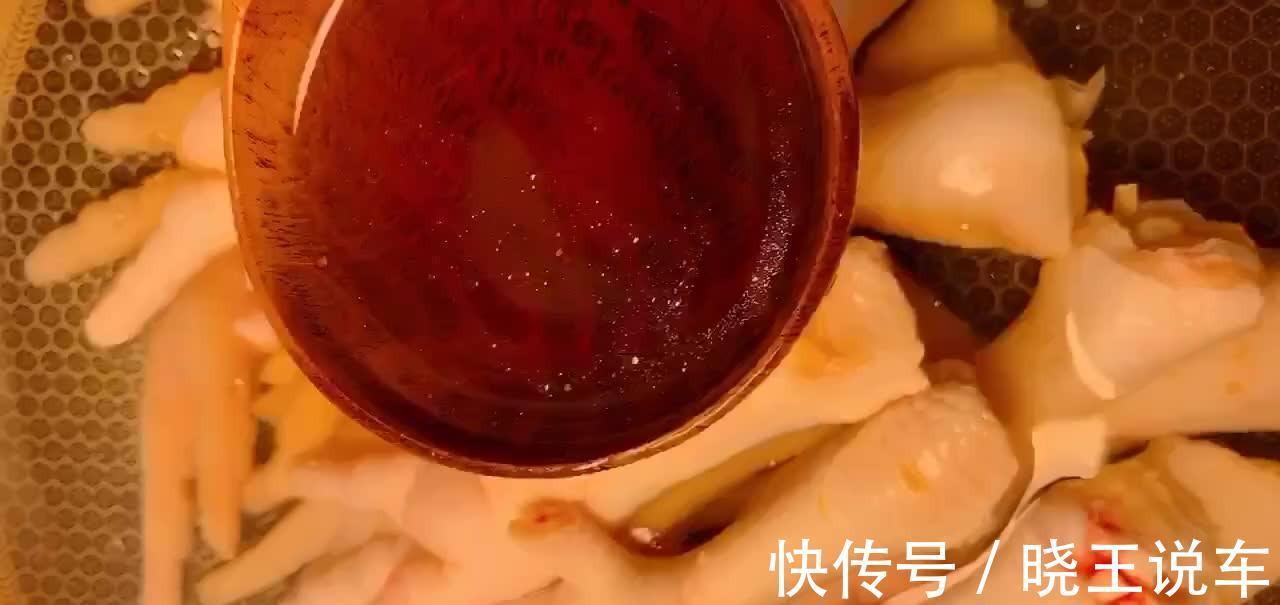 韩式火辣鸡爪的做法，满满的胶原蛋白，配啤酒好吃到舔手指！