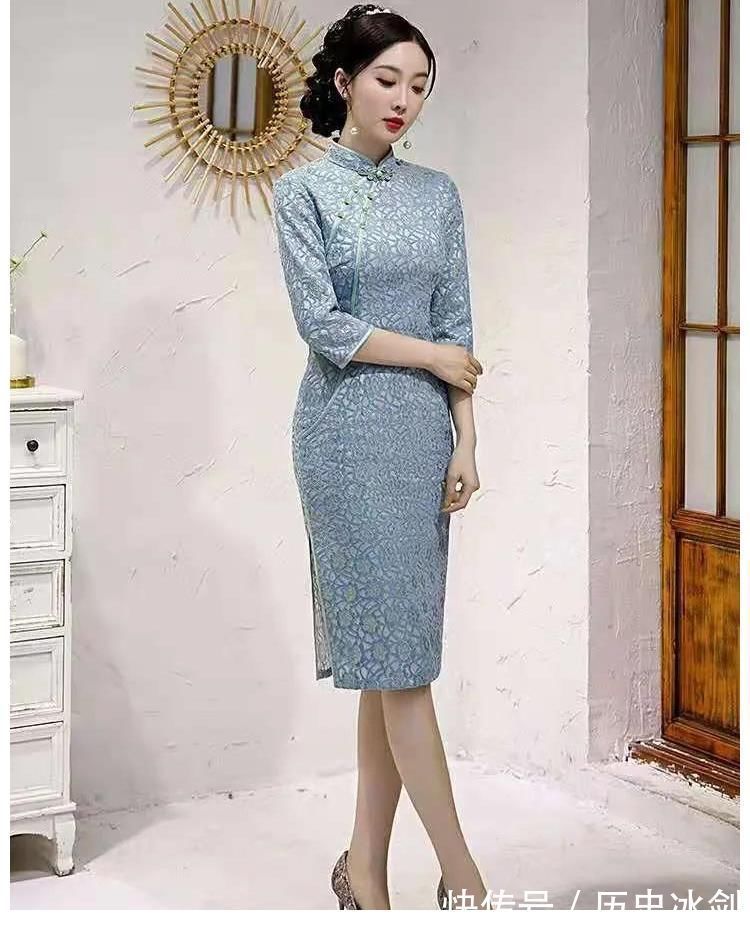 姑娘 如何挑选适合自己的旗袍?两个小妙招教你,年轻女孩也能穿旗袍!