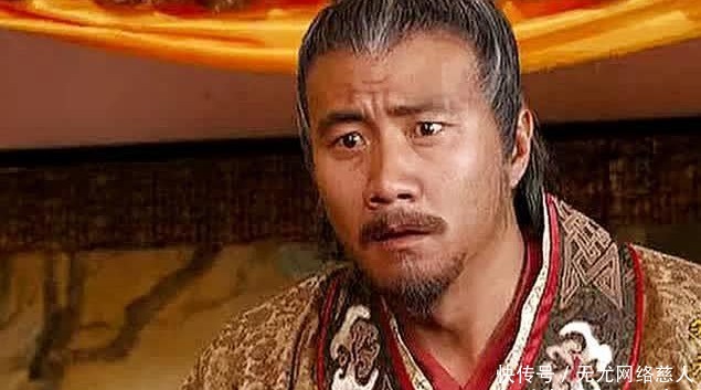 顿时|朱元璋在宫中宴请群臣,席间刘伯温看了一眼酒杯,顿时面色如土