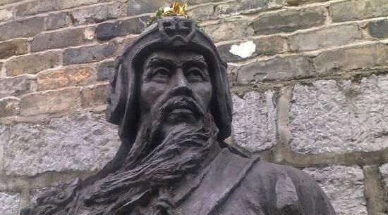 功臣|蓝玉多次犯下重罪，朱元璋没有杀他，朱标死后，却被处死，灭三族