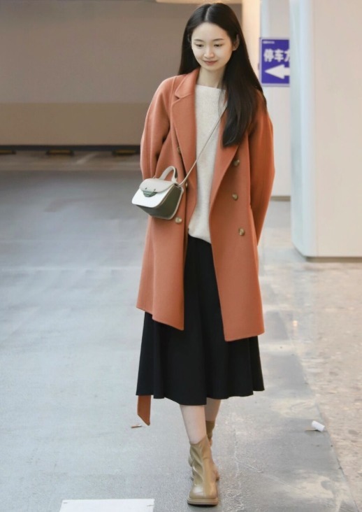 半身裙 大衣配半身裙才是新年标配,温柔优雅又得体,轻松穿出气质美