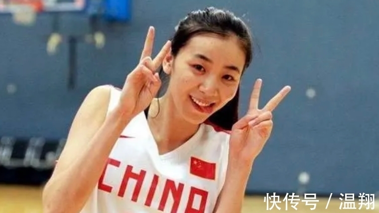 郭艾伦|女篮美女国手官宣退役,才拿到冠军,郭艾伦留言,球迷喊话在一起