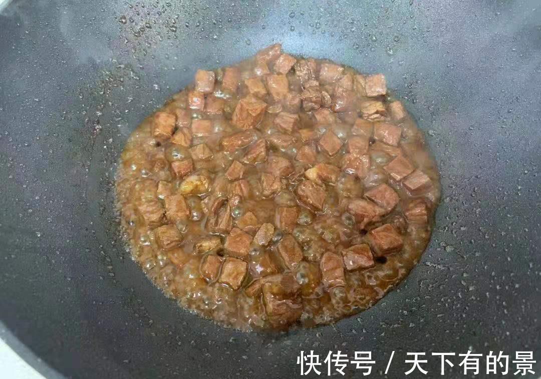 杏鲍菇|杏鲍菇这做法真绝了,汤汁浓郁,用来拌饭,多少米饭都不够吃