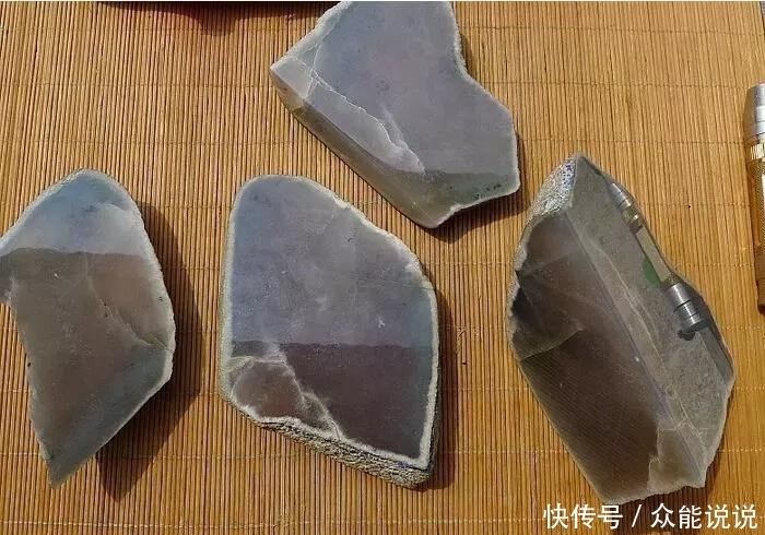 果冻|老缅也会看走眼,中万收的翡翠原石,竟一刀切出“果冻级”翡翠!