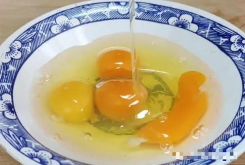 柳树|这种树的嫩芽还能吃?富含多种维生素,身边到处都是,做成菜,香!