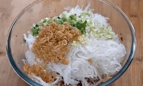 初冬,吃白菜红薯不如吃它,锅中一烙,外酥里嫩,当成主食,太好吃了
