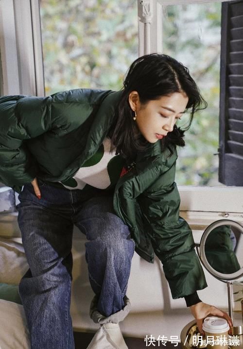 羽绒服 羽绒服不要配打底裤，过时了！学三木这样穿，时髦又保暖