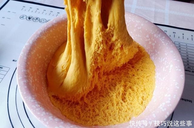 1块南瓜,1碗面粉,早餐学会这样做,我家一周吃三次都不烦!