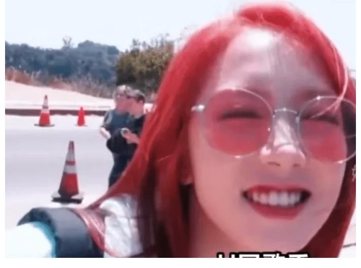 同樣是在韓國(guó)出道后回國(guó)發(fā)展，中間的差距真的太大，難怪會(huì)墮落如此