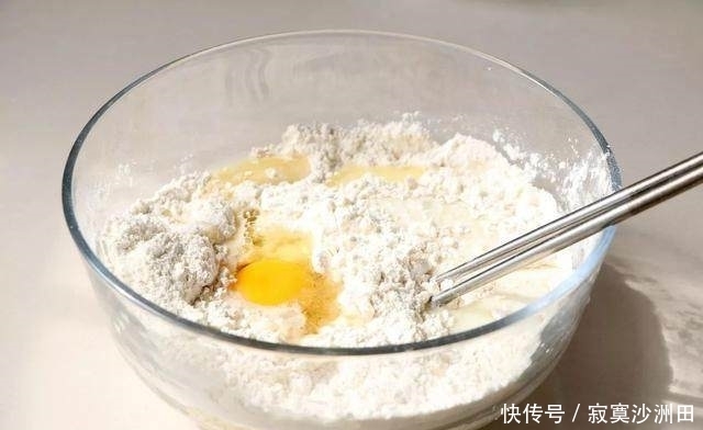 色拉油版吐司不用面包机,不用手揉面,依然可以做出手套膜的柔软