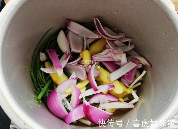 这菜做法很简单,我家老公下酒最馋它,儿子下饭也馋着这菜