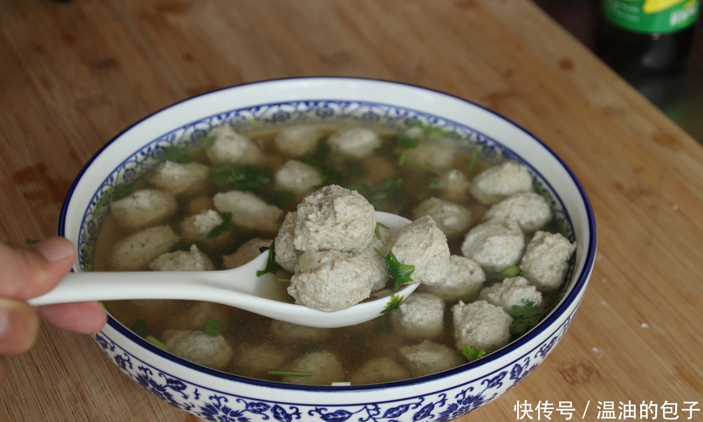 解馋|秋天,睡眠不好要常喝这汤,做法简单营养高,煮一大锅好喝又解馋