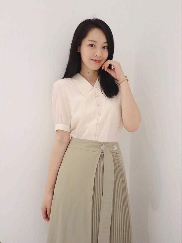 职场|小个子如何穿出“职场”范?一身灰色西服套装精致干练,显高显瘦