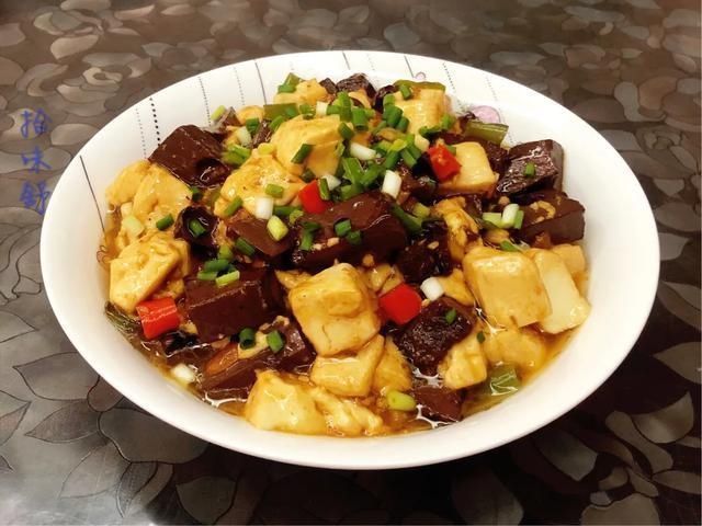 豆腐和它天生一对,隔三差五吃一些,清肠排毒,补铁补血气色好