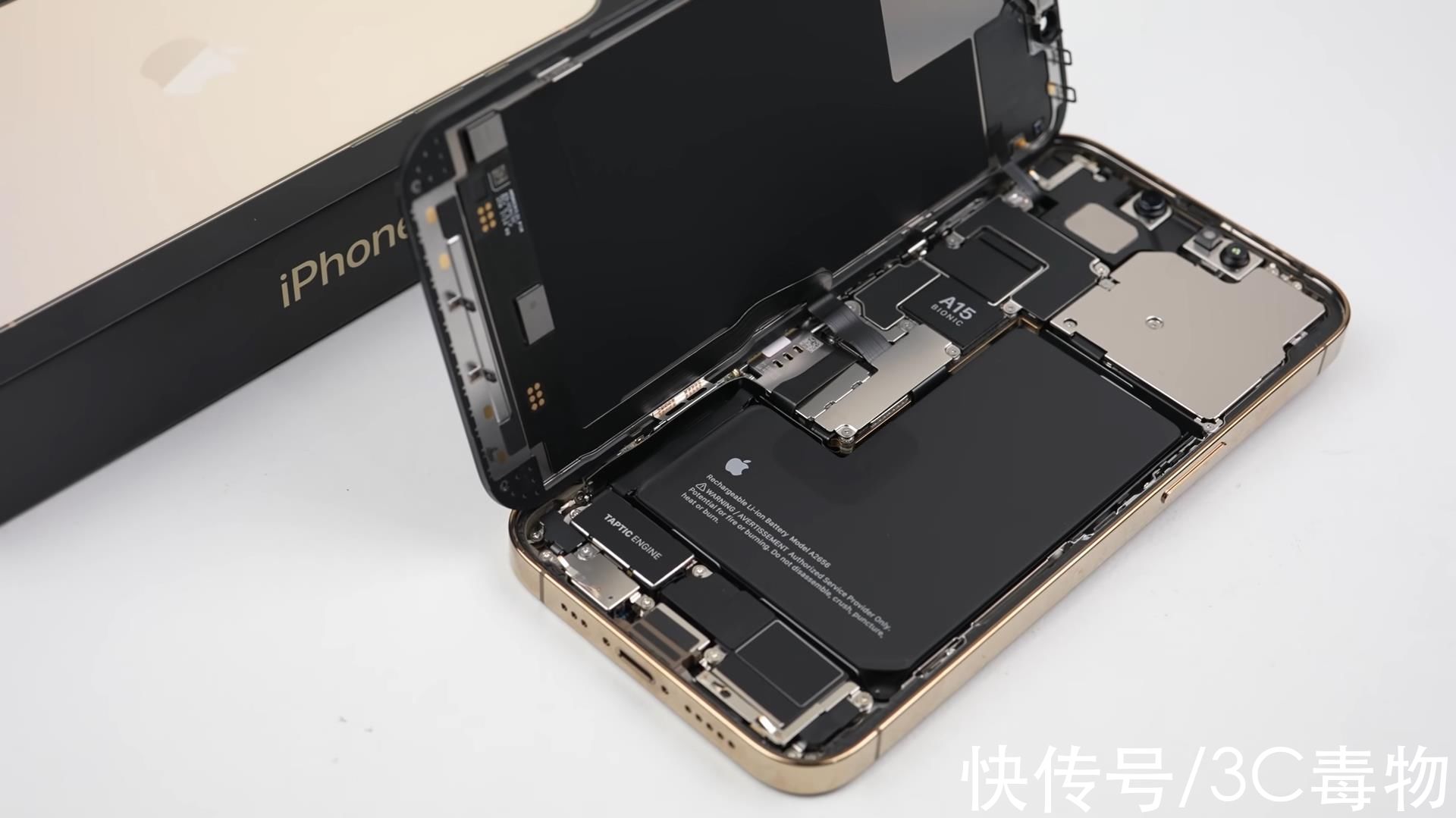 元器件|初代iPhone和iPhone13Pro拆机对比，苹果这14年的变化真大