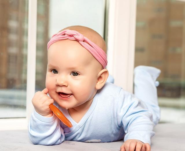 童伶|1岁孩子患上“脑瘫”,只因枕头下这个不起眼的东西