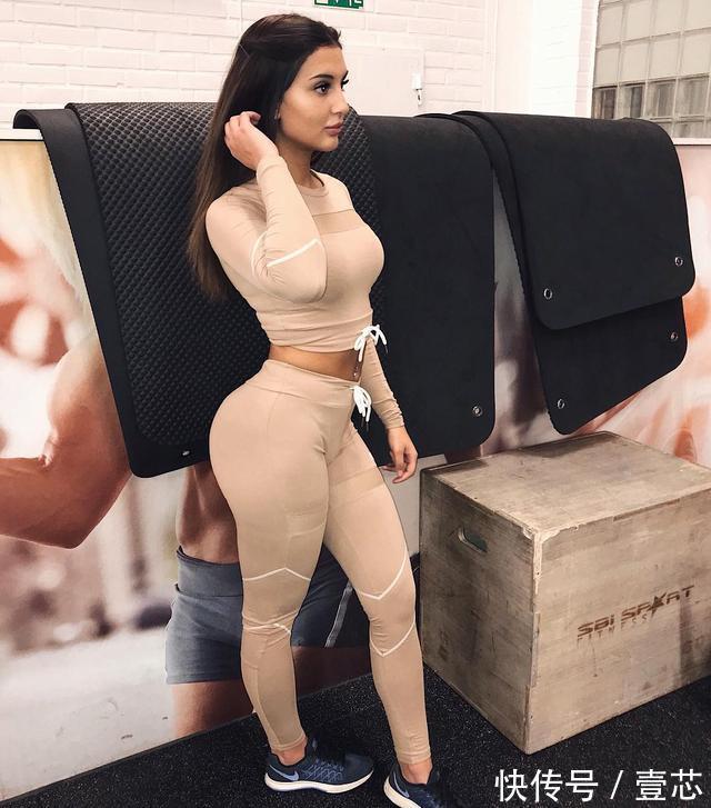 臀部|瑞典混血美女通过健身,打造出“沙漏身材”,前凸后翘惹人羡慕