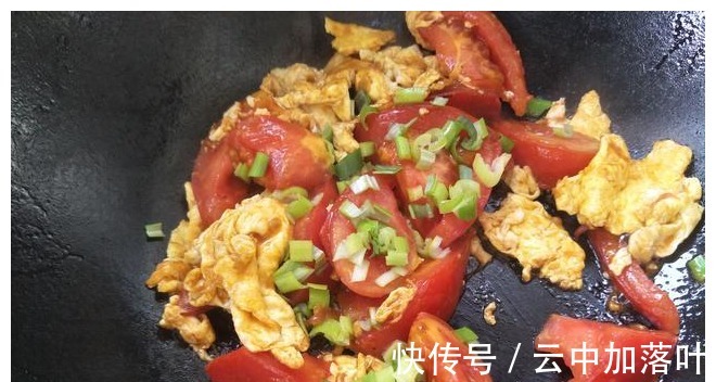 西红柿|西红柿炒鸡蛋时,加糖还是加盐调料放对了,西红柿和鸡蛋都好吃!