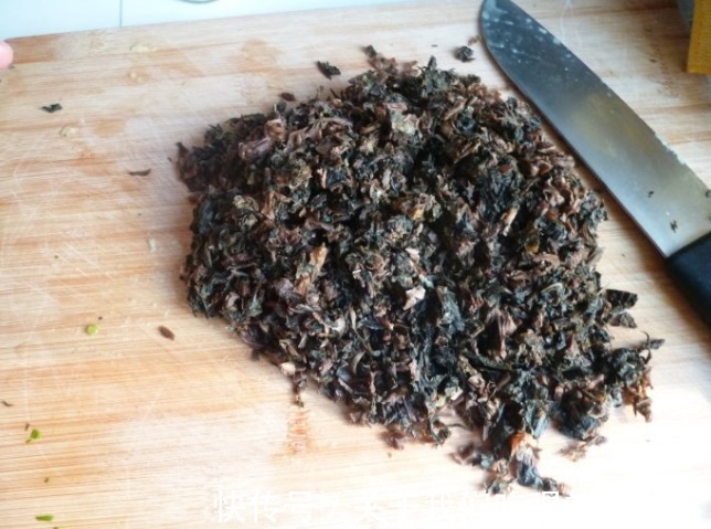 五花肉|5元1个的梅干菜肉饼,在家轻松做,酥脆咸香,放凉也不硬,特好吃