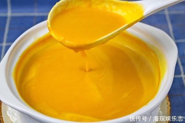 香甜可口|秋天吃早餐别总喝豆浆了,试试这碗奶香南瓜露,香甜可口老少皆宜