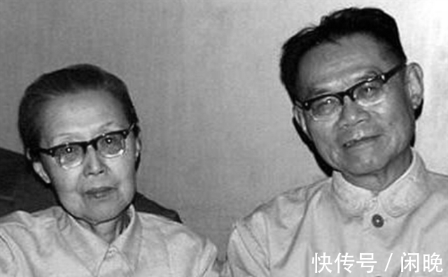 张家@因一块霞帔，她痴等初恋55年，孑然一身熬过半世，他却已儿孙满堂